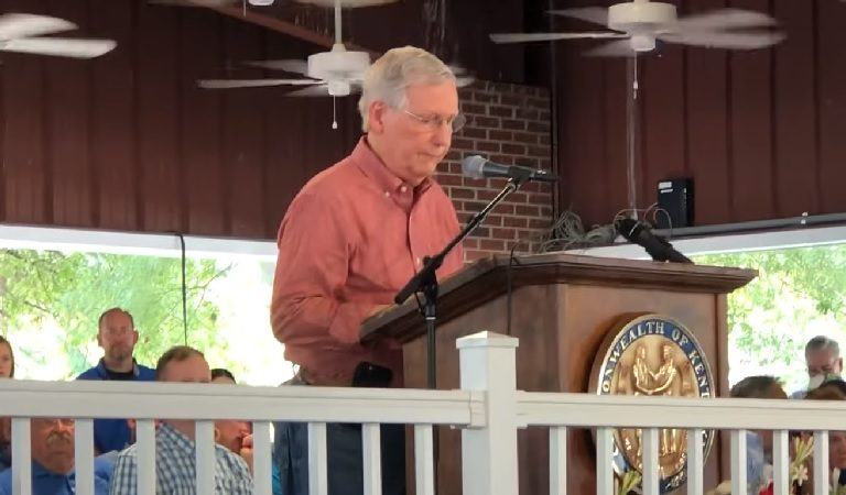 Mitch McConnell Attempted To Speak At An Event In Kentucky, Got Drowned Out By People Chanting “Moscow Mitch” Mitch McConnell Attempted To Speak At An Event In Kentucky, Got Drowned Out By People Chanting “Moscow Mitch”